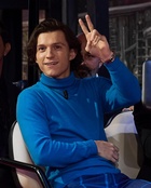 Tom Holland : tom-holland-1644611108.jpg