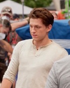 Tom Holland : tom-holland-1651007659.jpg