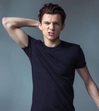 Tom Holland : tom-holland-1656438141.jpg