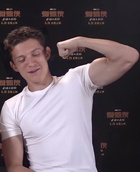 Tom Holland : tom-holland-1674451165.jpg