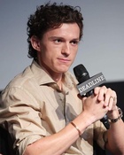 Tom Holland : tom-holland-1700521513.jpg