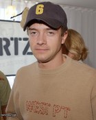 Topher Grace : TI4U_u1137182265.jpg