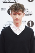 Troye Sivan : troye-sivan-1447039081.jpg