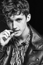 Troye Sivan : troye-sivan-1461003481.jpg