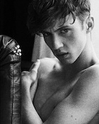 Troye Sivan : troye-sivan-1478615401.jpg