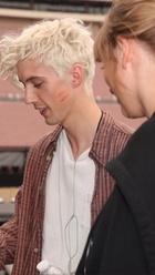 Troye Sivan : troye-sivan-1527056282.jpg