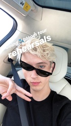 Troye Sivan : troye-sivan-1533376802.jpg