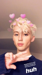 Troye Sivan : troye-sivan-1541965922.jpg