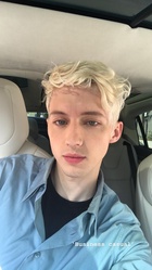 Troye Sivan : troye-sivan-1542440402.jpg