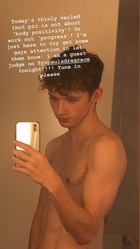 Troye Sivan : troye-sivan-1552604162.jpg