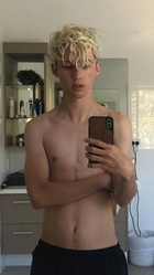 Troye Sivan : troye-sivan-1560694214.jpg