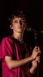 Troye Sivan : troye-sivan-1564176422.jpg