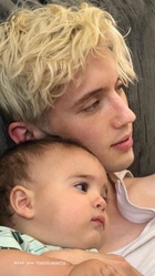 Troye Sivan : troye-sivan-1572826322.jpg