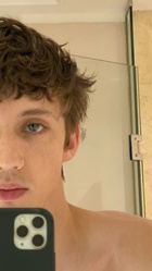 Troye Sivan : troye-sivan-1574976062.jpg