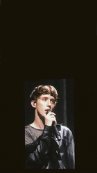 Troye Sivan : troye-sivan-1575442082.jpg