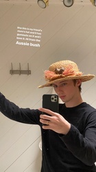 Troye Sivan : troye-sivan-1585556282.jpg