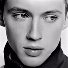 Troye Sivan : troye-sivan-1589398202.jpg