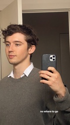 Troye Sivan : troye-sivan-1589410442.jpg