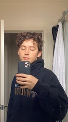 Troye Sivan : troye-sivan-1589763962.jpg