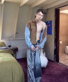 Troye Sivan : troye-sivan-1610565452.jpg