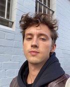 Troye Sivan : troye-sivan-1618130881.jpg