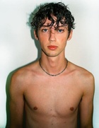 Troye Sivan : troye-sivan-1628987992.jpg