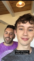 Troye Sivan : troye-sivan-1658620081.jpg