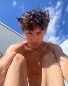 Troye Sivan : troye-sivan-1670705282.jpg