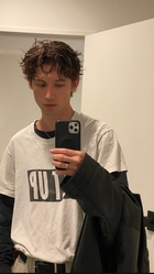 Troye Sivan : troye-sivan-1673758801.jpg