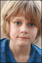 Ty Simpkins : ty-simpkins-1396269682.jpg