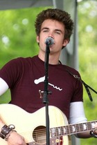 Tyler Hilton : Wow2.jpg