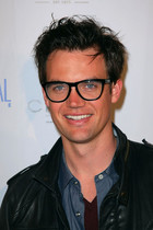 Tyler Hilton : tyler-hilton-1338929059.jpg