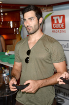 Tyler Hoechlin : tyler-hoechlin-1425929677.jpg