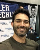 Tyler Hoechlin : tyler-hoechlin-1616800187.jpg