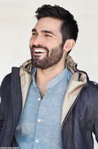 Tyler Hoechlin : tyler-hoechlin-1616957984.jpg