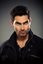 Tyler Hoechlin : tyler-hoechlin-1633120262.jpg