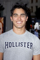 Tyler Hoechlin : tyler-hoechlin-1643317324.jpg