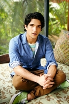 Tyler Posey : tyler-posey-1371244548.jpg