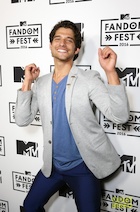 Tyler Posey : tyler-posey-1474326142.jpg