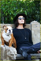 Tyler Blackburn : tylerblackburn_1304088200.jpg