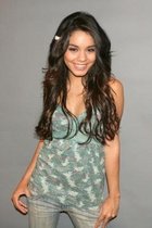 Vanessa Anne Hudgens : TI4U_u1148934041.jpg