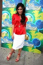 Vanessa Anne Hudgens : TI4U_u1148934403.jpg