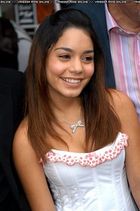 Vanessa Anne Hudgens : TI4U_u1151618657.jpg