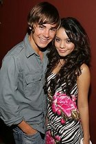 Vanessa Anne Hudgens : TI4U_u1156023270.jpg