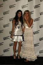 Vanessa Anne Hudgens : TI4U_u1184178857.jpg