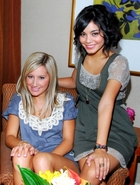 Vanessa Anne Hudgens : TI4U_u1252751055.jpg