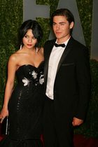 Vanessa Anne Hudgens : TI4U_u1273538523.jpg