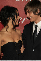 Vanessa Anne Hudgens : TI4U_u1284919394.jpg