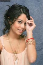 Vanessa Anne Hudgens : vanessa-anne-hudgens-1372962851.jpg