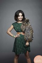 Vanessa Anne Hudgens : vanessa-anne-hudgens-1373061646.jpg